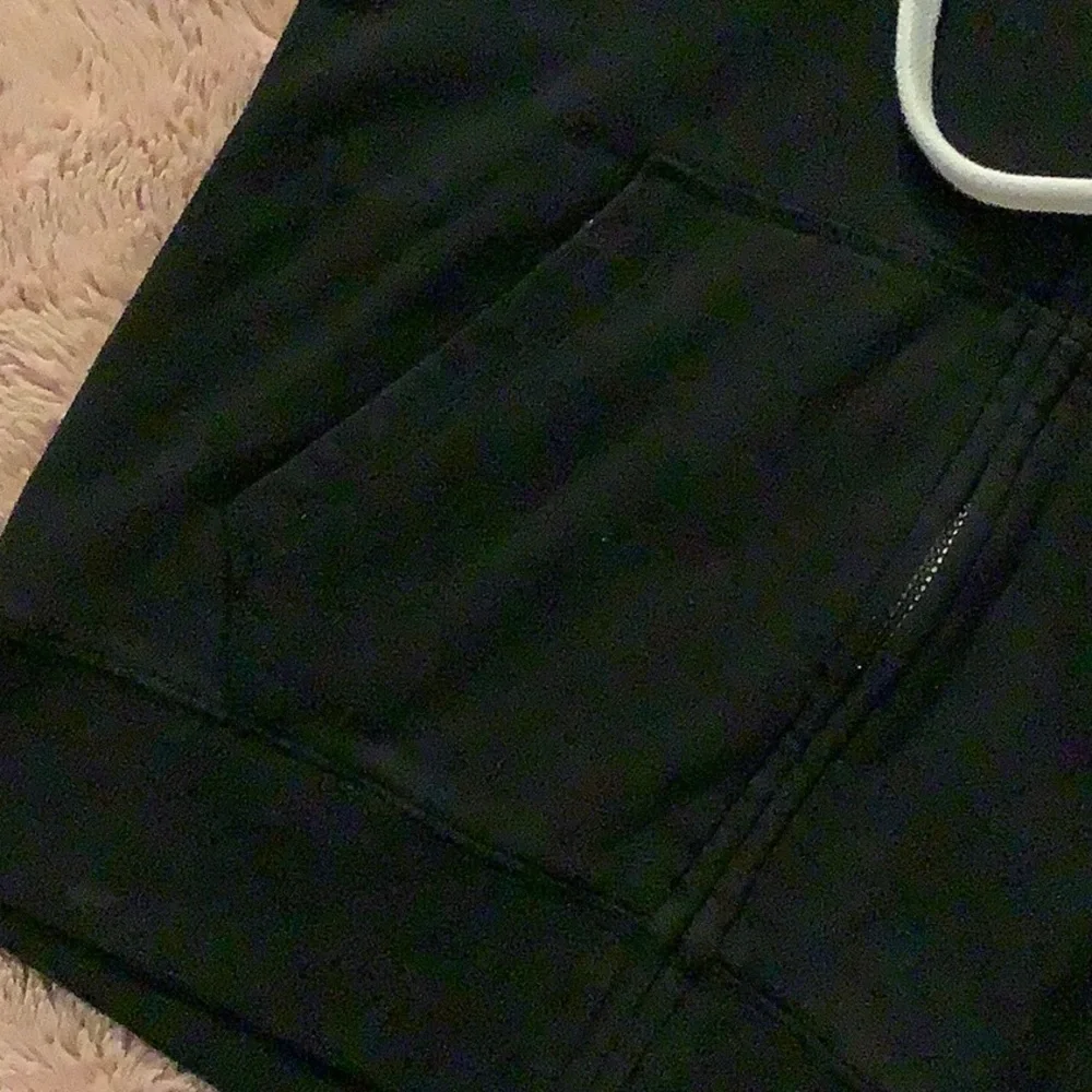 P.I.N.K. BLACK & WHITE ZIP UP JACKET SM. - Picture 4 of 9